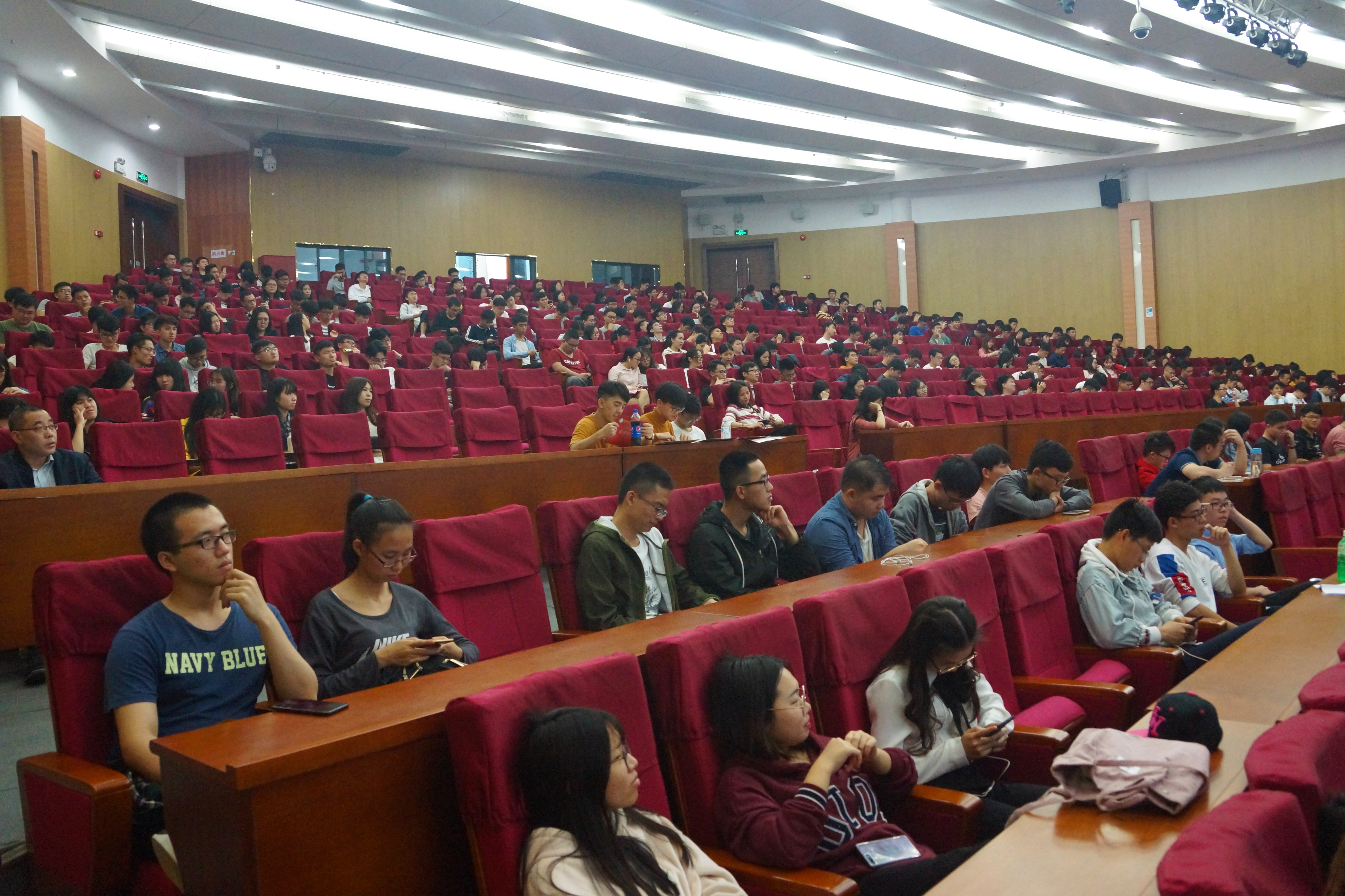 全体毕业生大会2.jpg