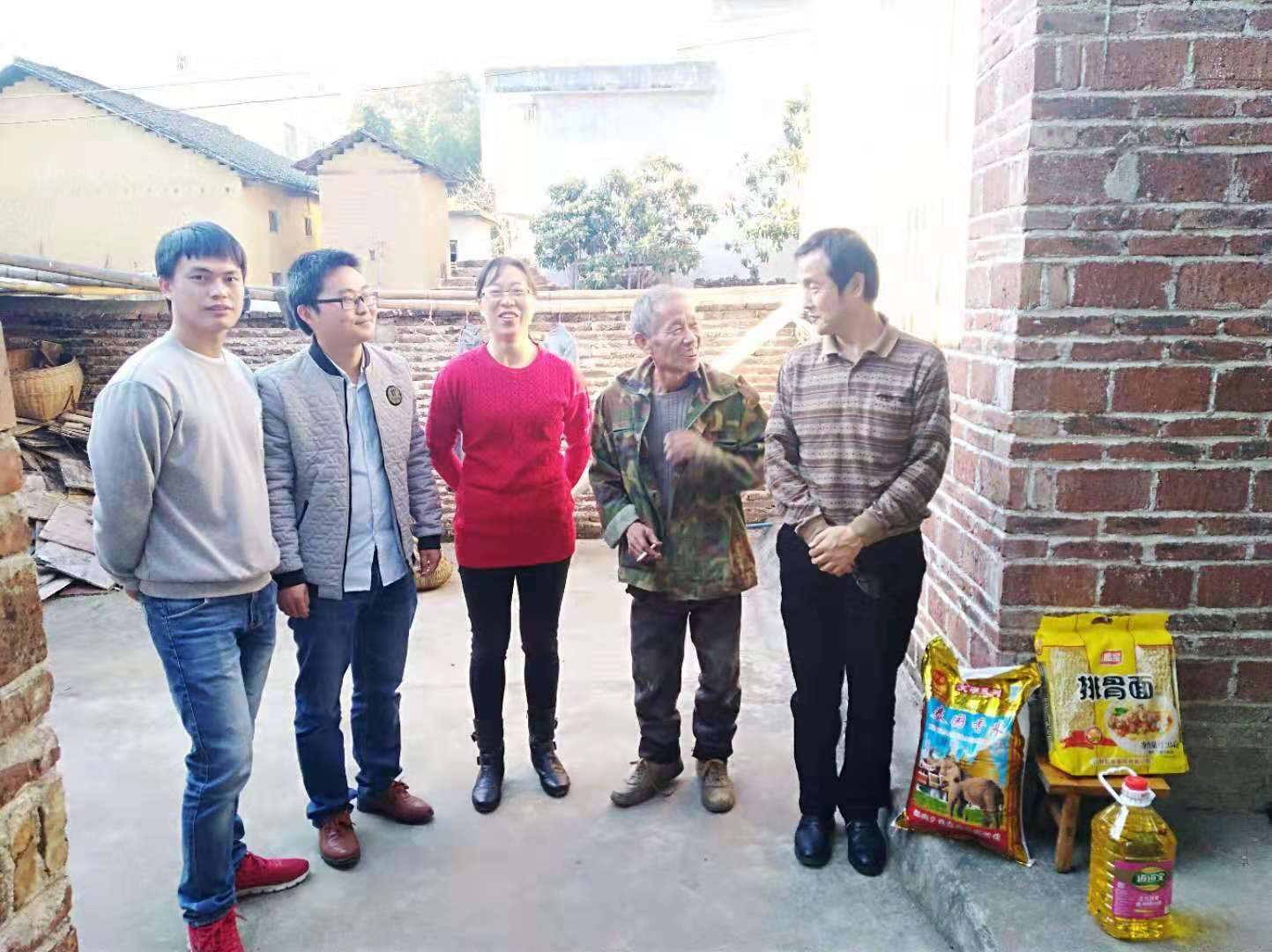 ​公司党总支第四次赴韶关斗湾村慰问对口帮扶农户1.png