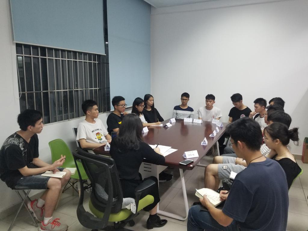 如何营造良好班风和学风-​英国上市公司365召开17级班级管理分享沙龙2.jpg