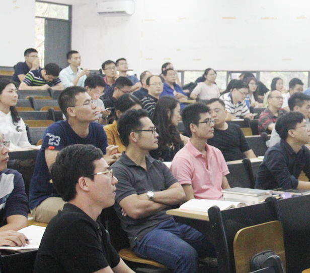 ​英国上市公司365分工会举行工作部署会议2.jpg